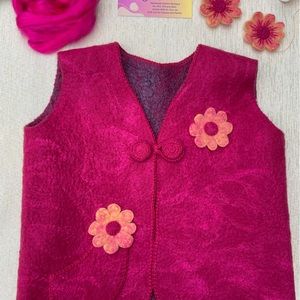 Raspberry wool vest for a kid, 100% handmade
